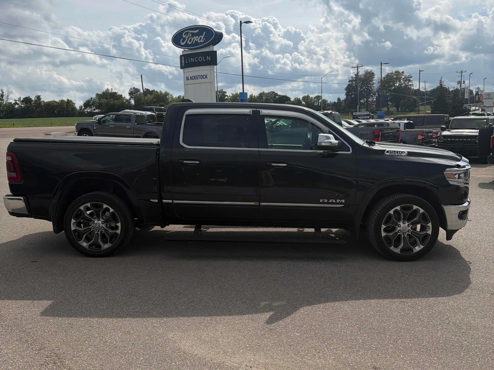 Dodge RAM 1500 * Limited * CARFAX * ����� �� ����������� | Mobile.bg � ����������� 17