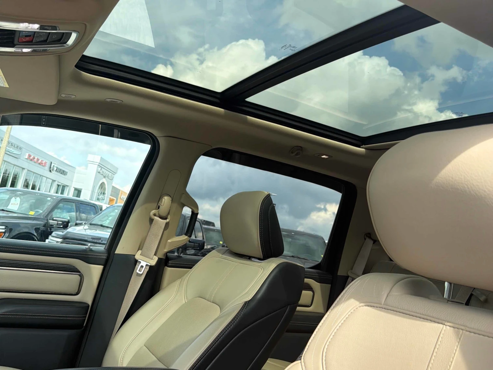 Dodge RAM 1500 * Limited * CARFAX * ����� �� ����������� | Mobile.bg � ����������� 11