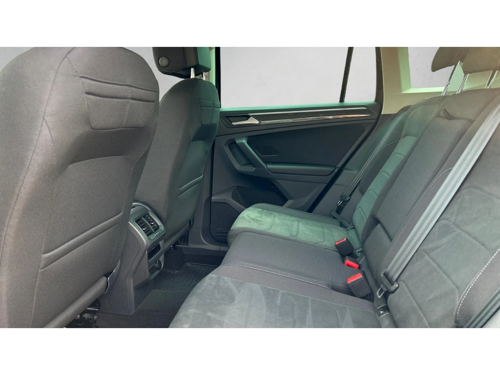 VW Tiguan  2.0 TDi DSG  Elegance , Месечна вноска от 480  , снимка 11 - Автомобили и джипове - 56117679