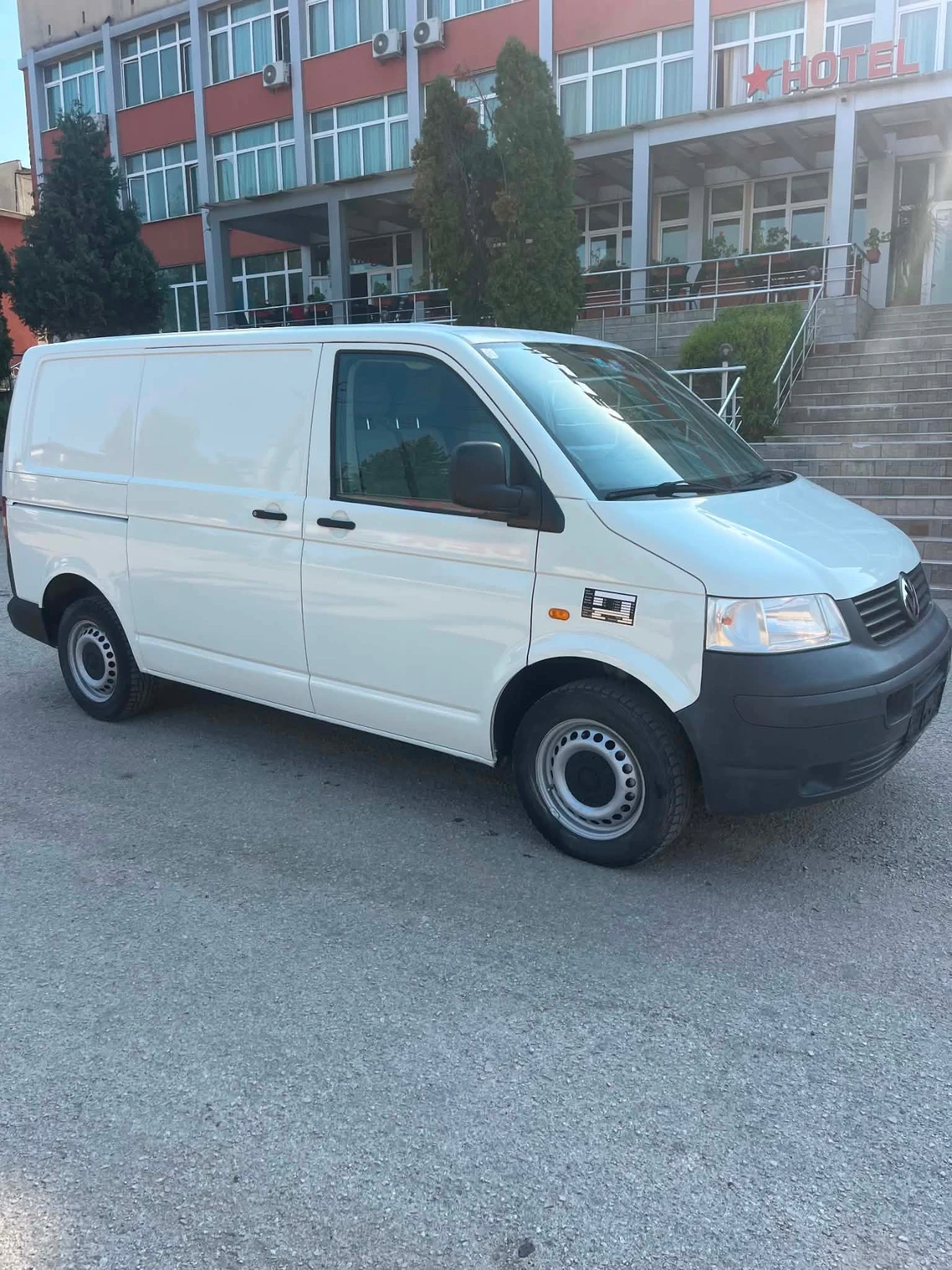 VW T5 1.9 tdi, снимка 4 - Бусове и автобуси - 56348563