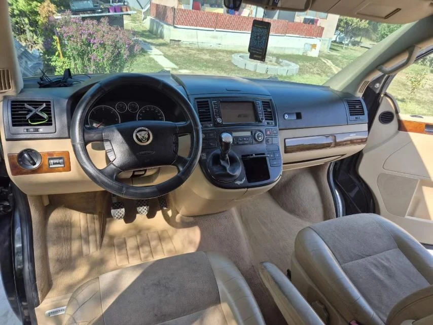 VW Multivan 2.5 183к.с, снимка 15 - Бусове и автобуси - 56377897