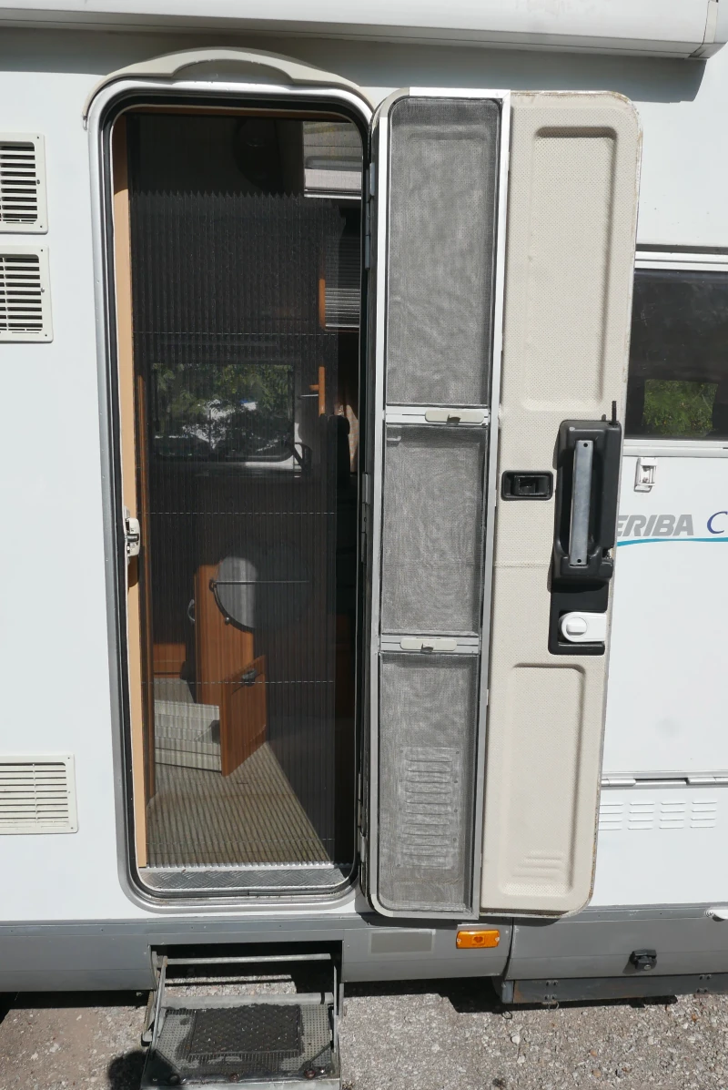 Кемпер HYMER / ERIBA, снимка 7 - Каравани и кемпери - 51725350