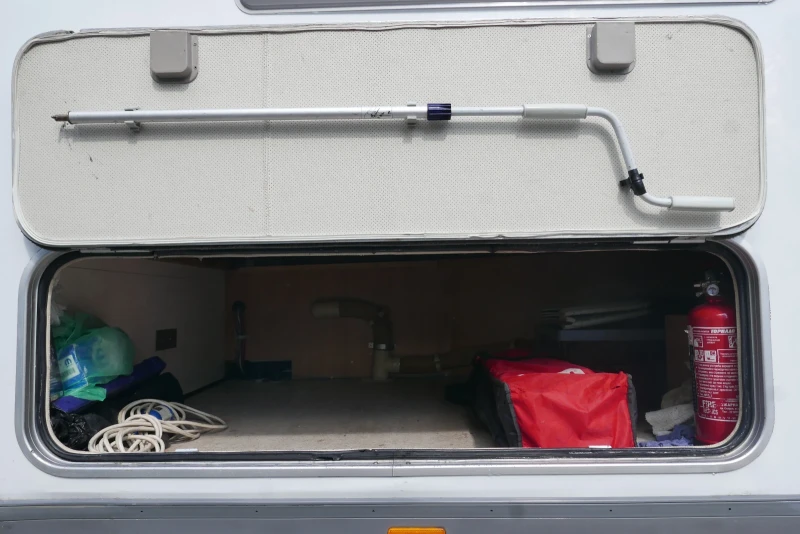 Кемпер HYMER / ERIBA, снимка 8 - Каравани и кемпери - 51725350