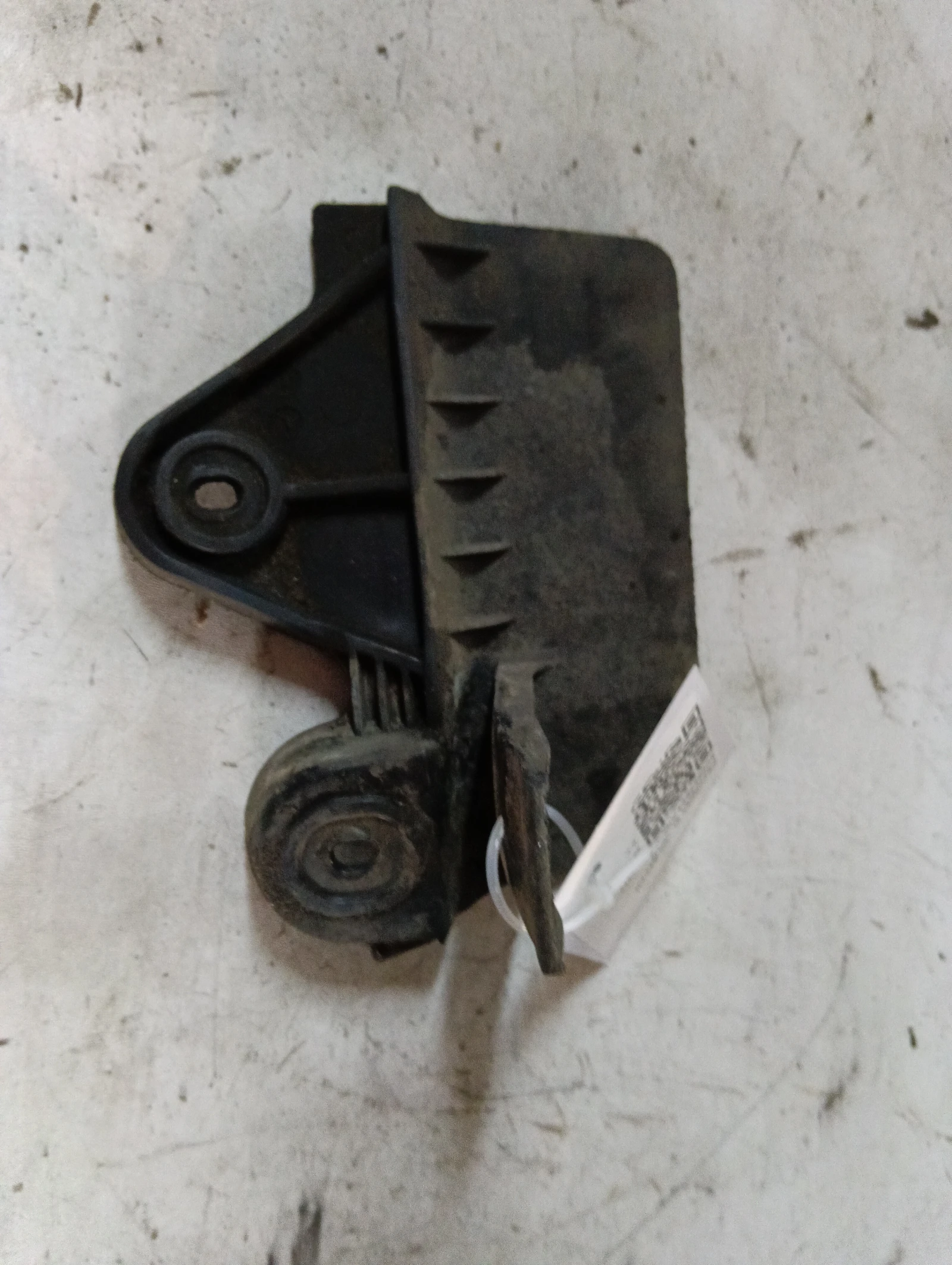 Калобран заден ДЕСЕН 8V0853834 Audi A3