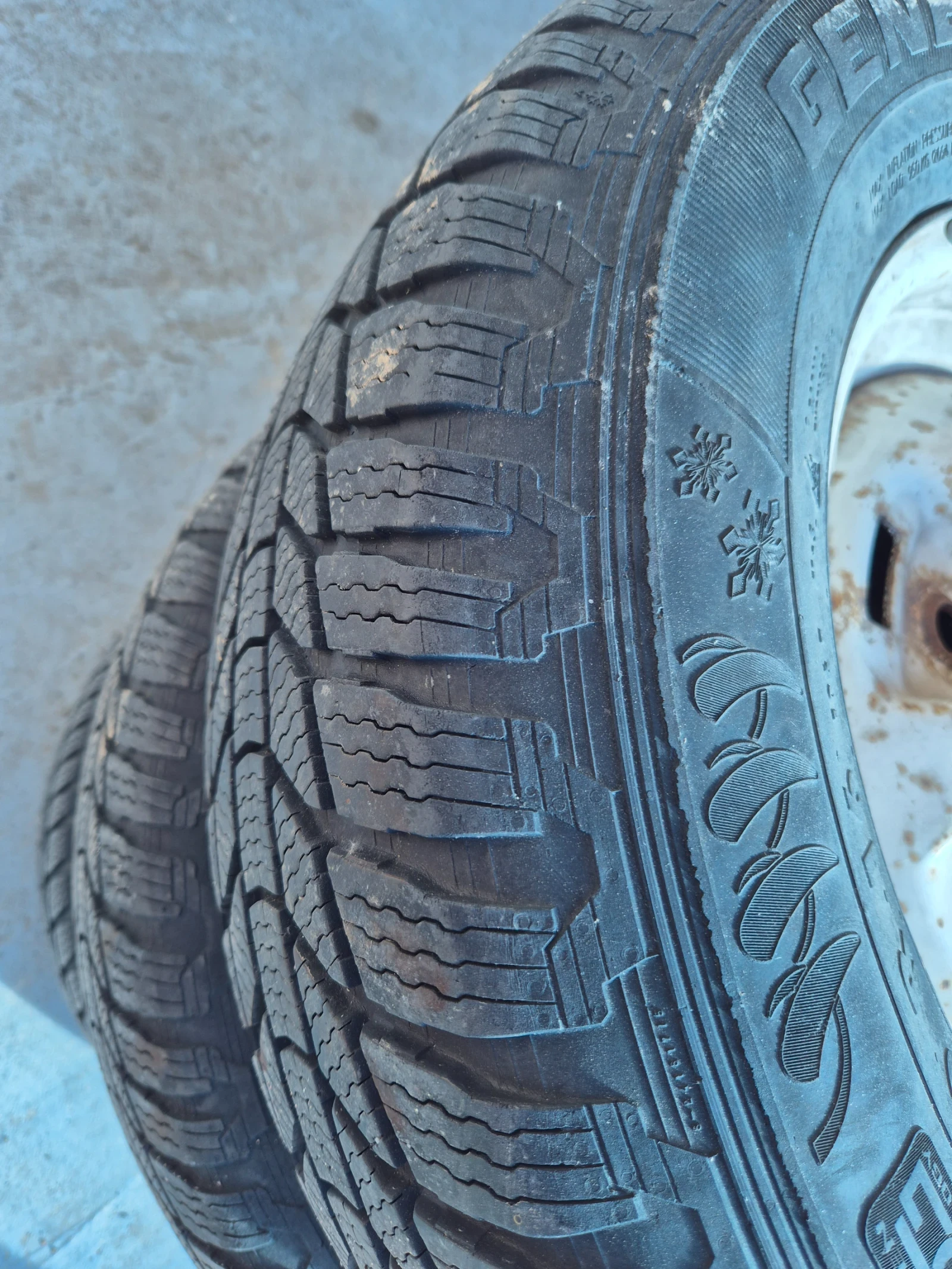 Гуми с джанти General 235/70R16, снимка 2 - Гуми и джанти - 54740258