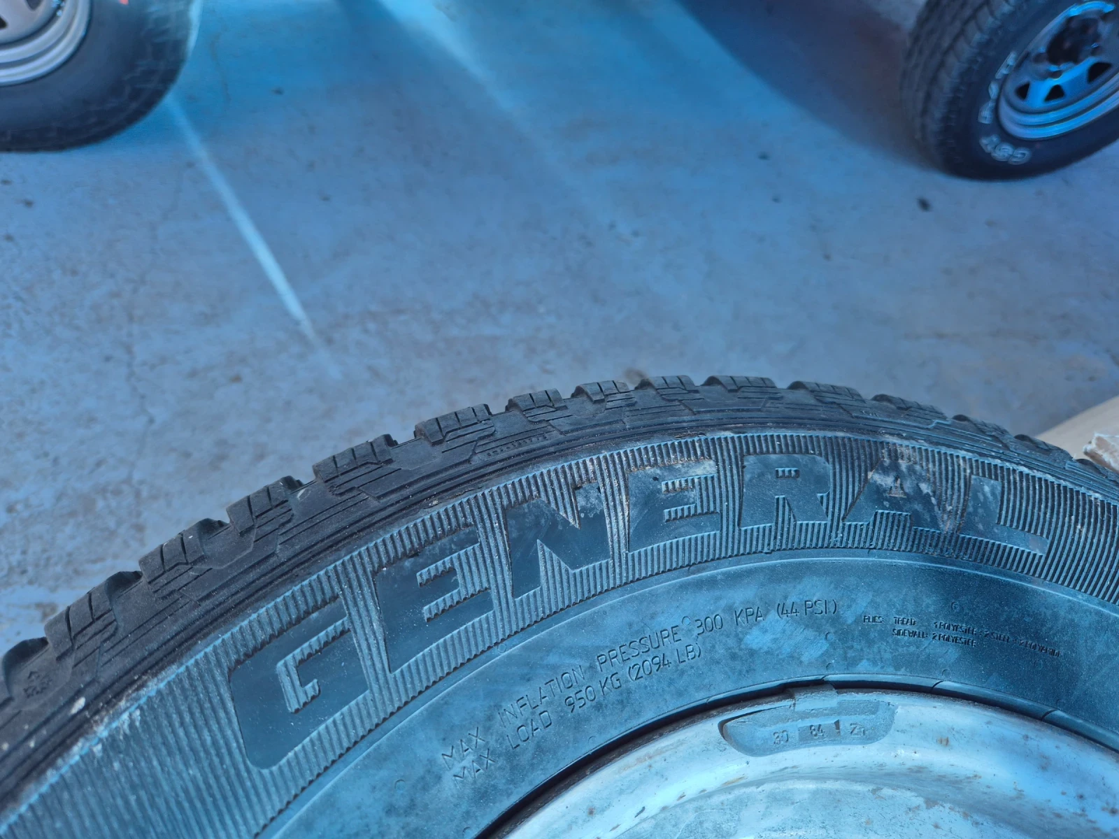 Гуми с джанти General 235/70R16, снимка 3 - Гуми и джанти - 54740258