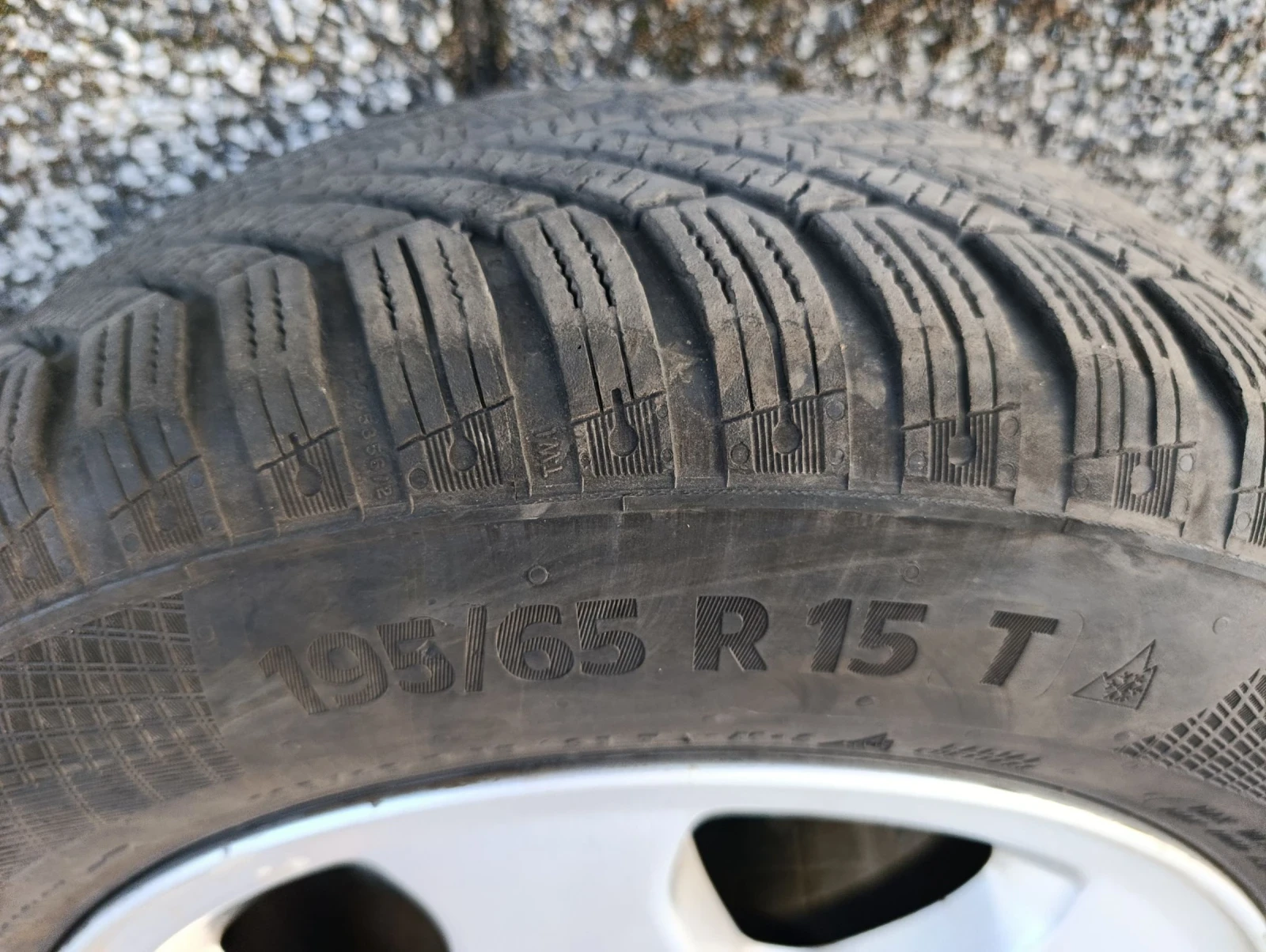 Гуми с джанти Continental 195/65R15, снимка 2 - Гуми и джанти - 54991719
