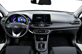 Hyundai I30 Автоматик, гаранция, LED, Панорама, снимка 9 - Автомобили и джипове - 45111393
