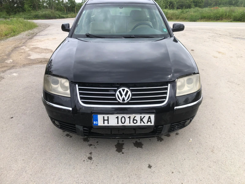 VW Passat 2.5, снимка 1 - Автомобили и джипове - 47019967