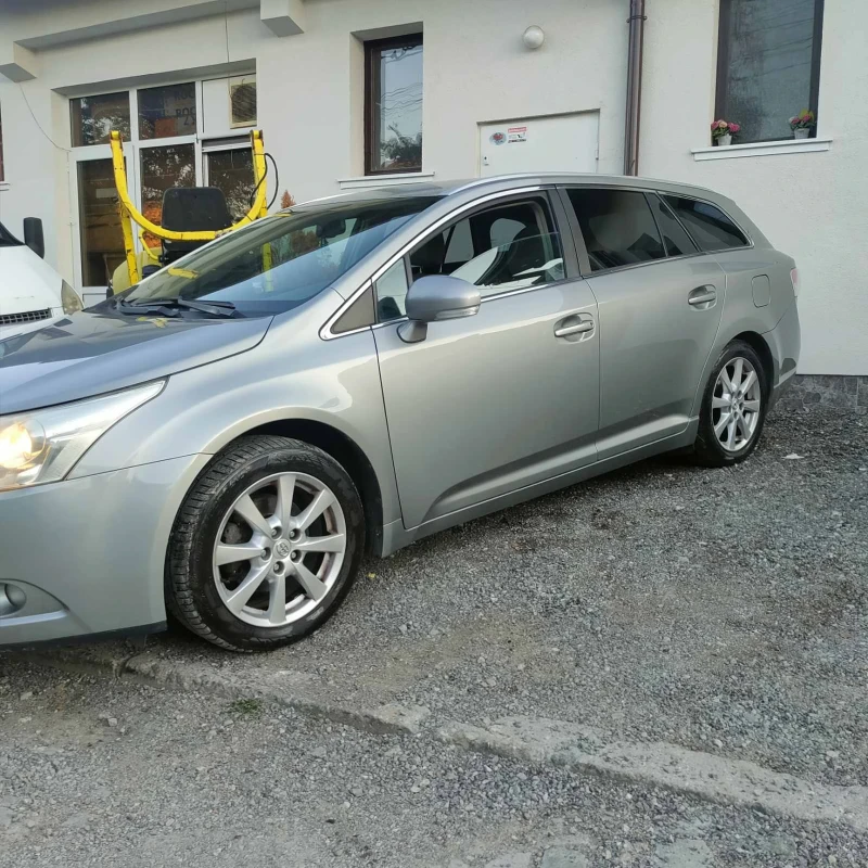 Toyota Avensis 2.0i AVANGARD KEYLEES , снимка 7 - Автомобили и джипове - 47428485