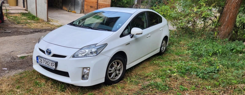 Toyota Prius, снимка 3 - Автомобили и джипове - 47525229