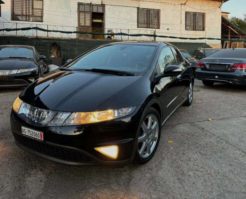 Honda Civic 1.8i CH!VIN!КАТО НОВА!, снимка 6 - Автомобили и джипове - 47839931