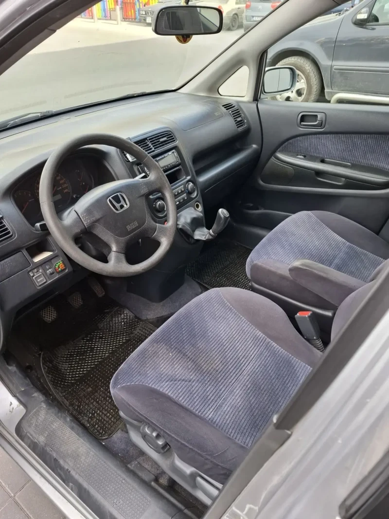 Honda Stream 1.7 vtec, снимка 12 - Автомобили и джипове - 47903327