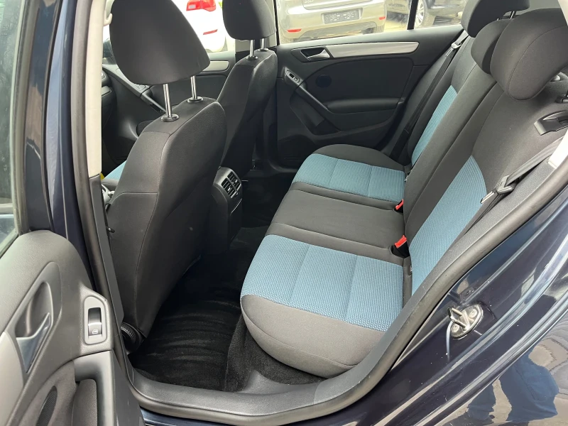VW Golf 1.6tdi Италия , снимка 16 - Автомобили и джипове - 49697053