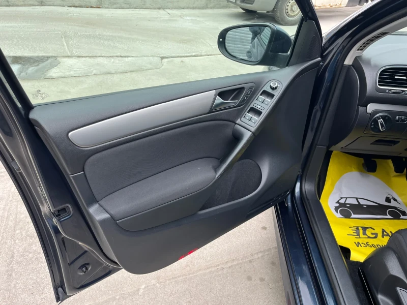 VW Golf 1.6tdi Италия , снимка 13 - Автомобили и джипове - 49697053