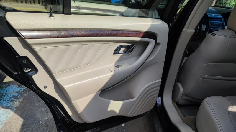 Ford Taurus, снимка 8 - Автомобили и джипове - 50590528