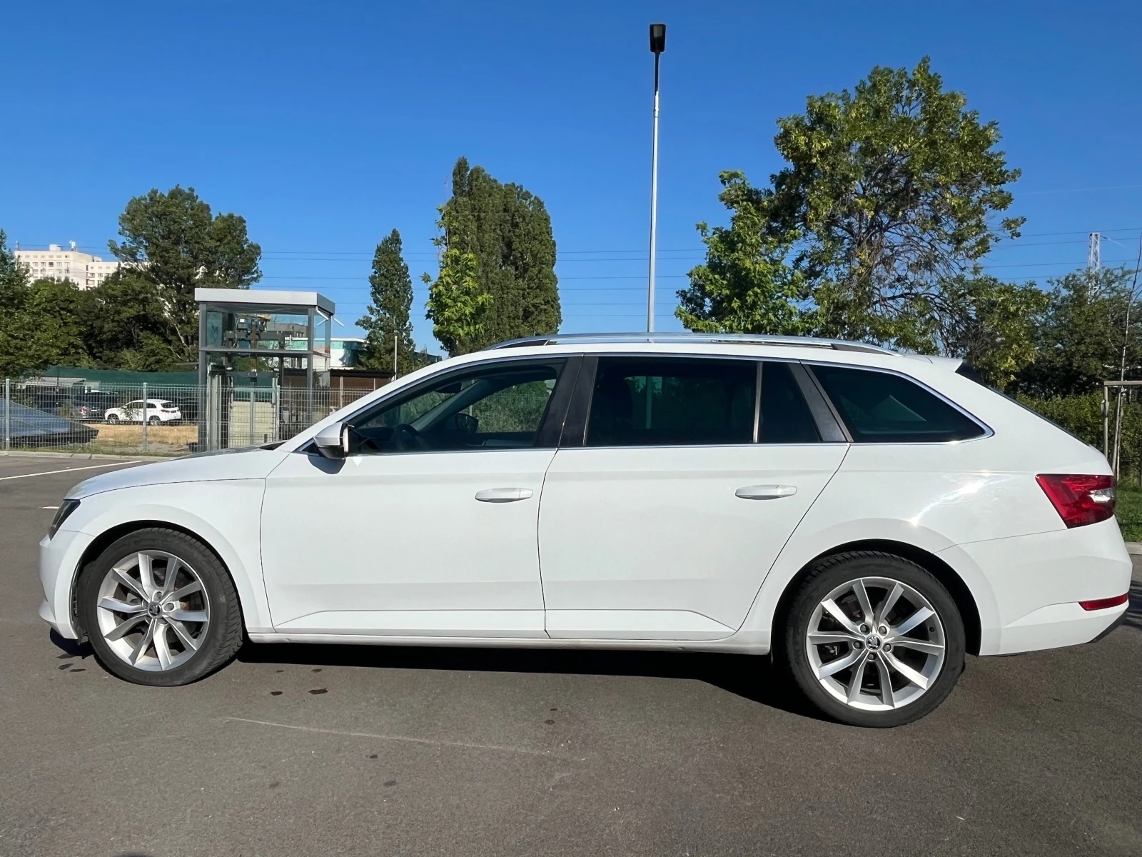 Skoda Superb 2.0 TDI 190kc 4x4 Facelift ДДС!РЕАЛНИ КМ - изображение 7