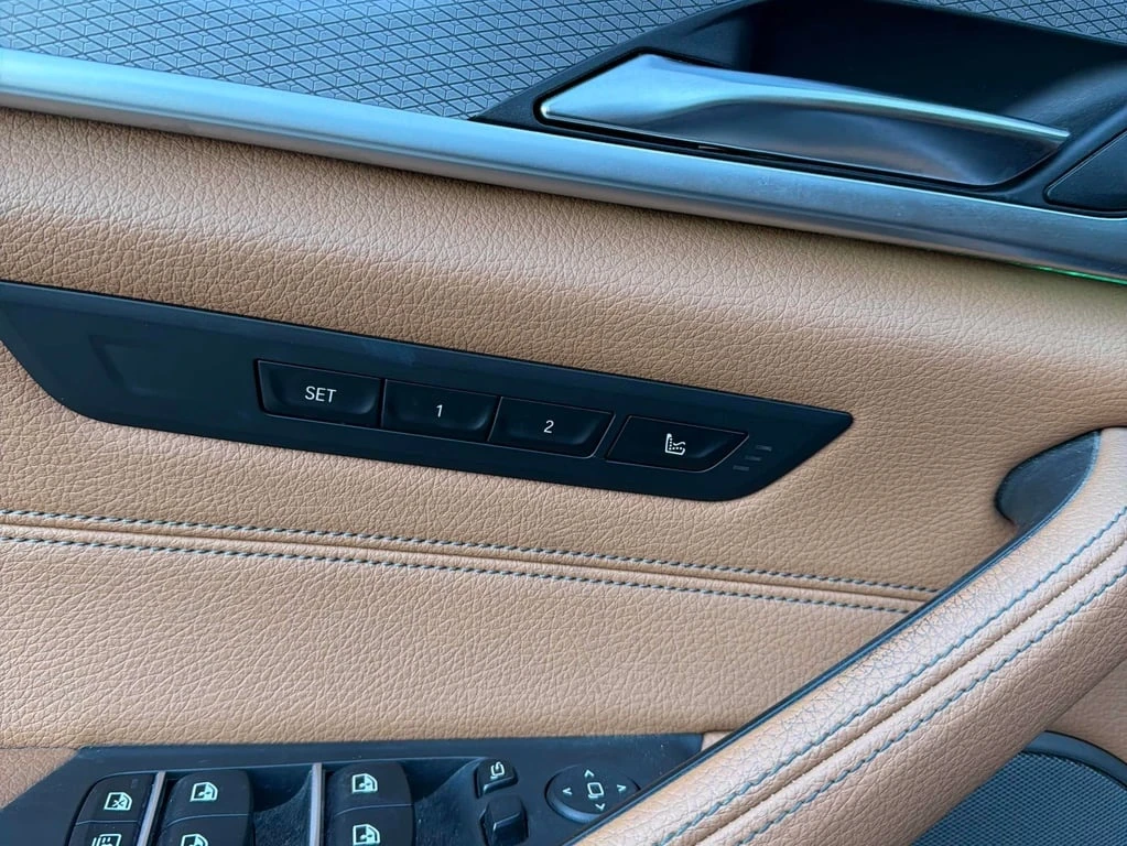 BMW 530 530i xDrive  CARFAX | Mobile.bg   12