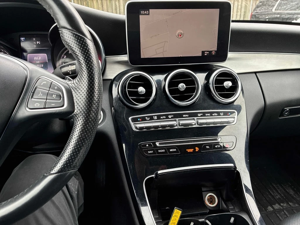 Mercedes-Benz C 300 4dr Sdn 4MATIC  CARFAX - изображение 9