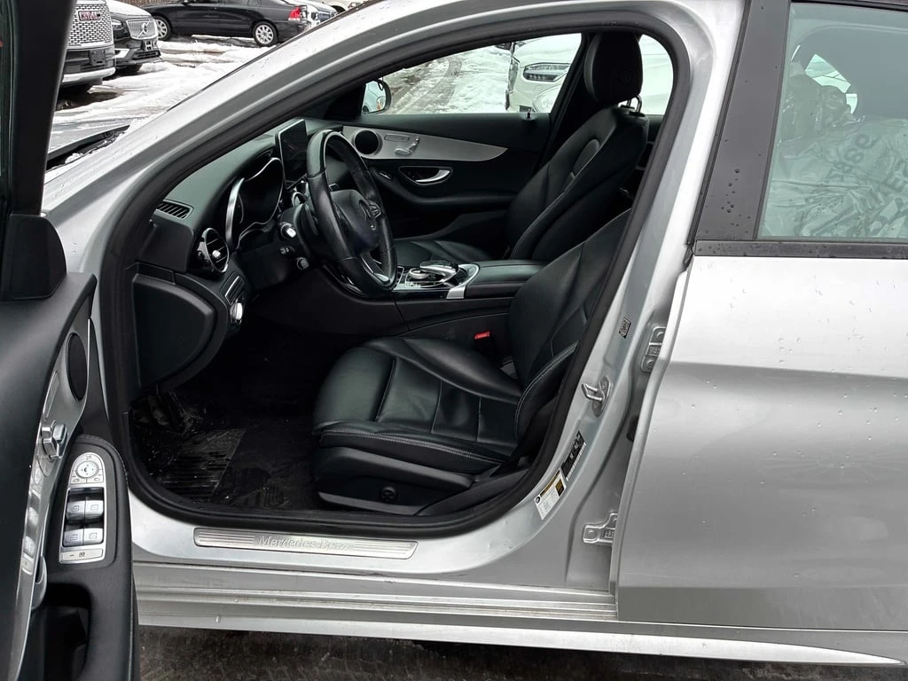 Mercedes-Benz C 300 4dr Sdn 4MATIC  CARFAX - изображение 5
