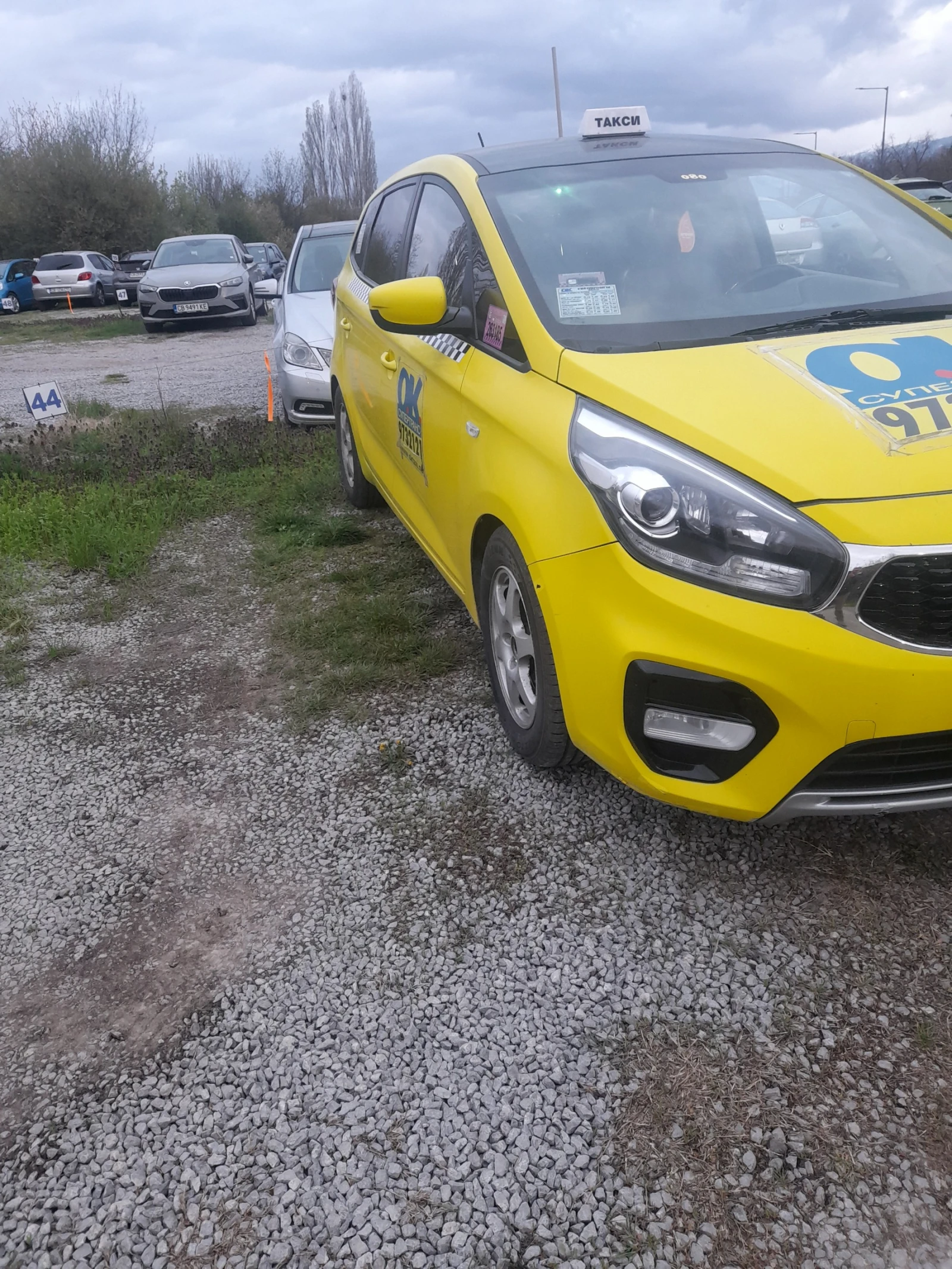Kia Carens LPI  6+ 1 места, снимка 16 - Автомобили и джипове - 54462727