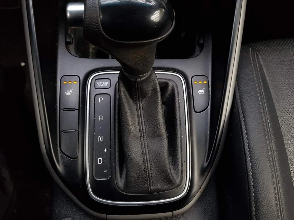 Kia Carens LPI  6+ 1 места, снимка 6 - Автомобили и джипове - 54462727