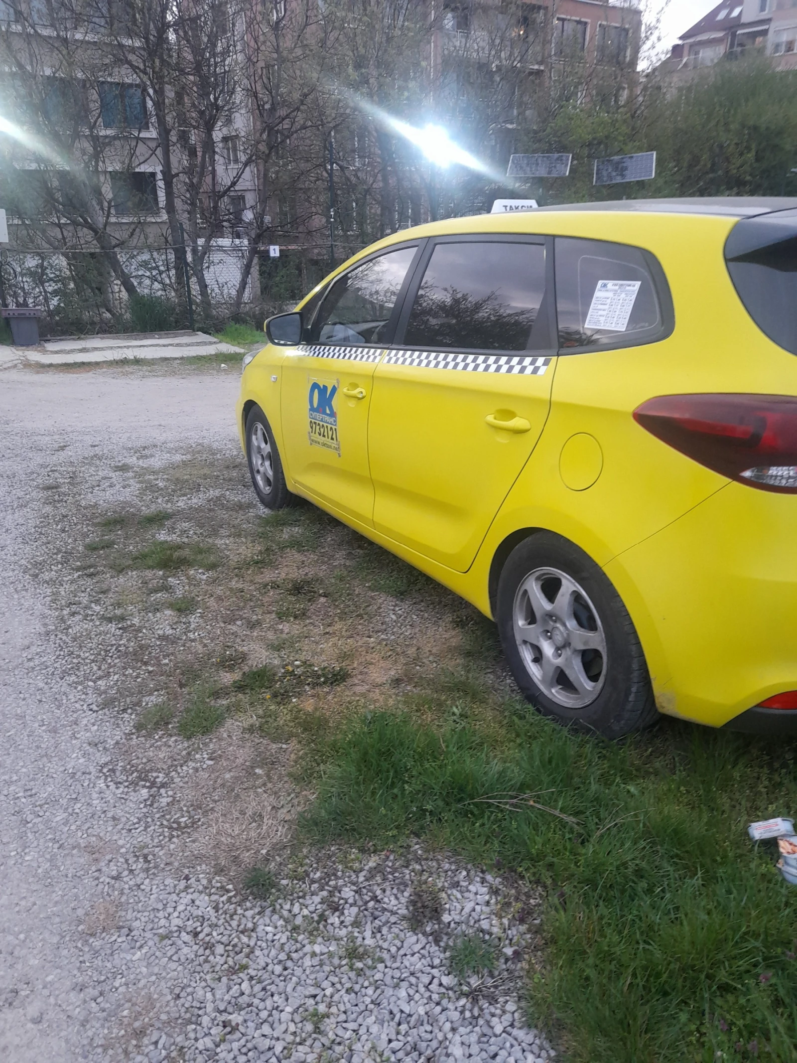 Kia Carens LPI  6+ 1 места, снимка 17 - Автомобили и джипове - 54462727