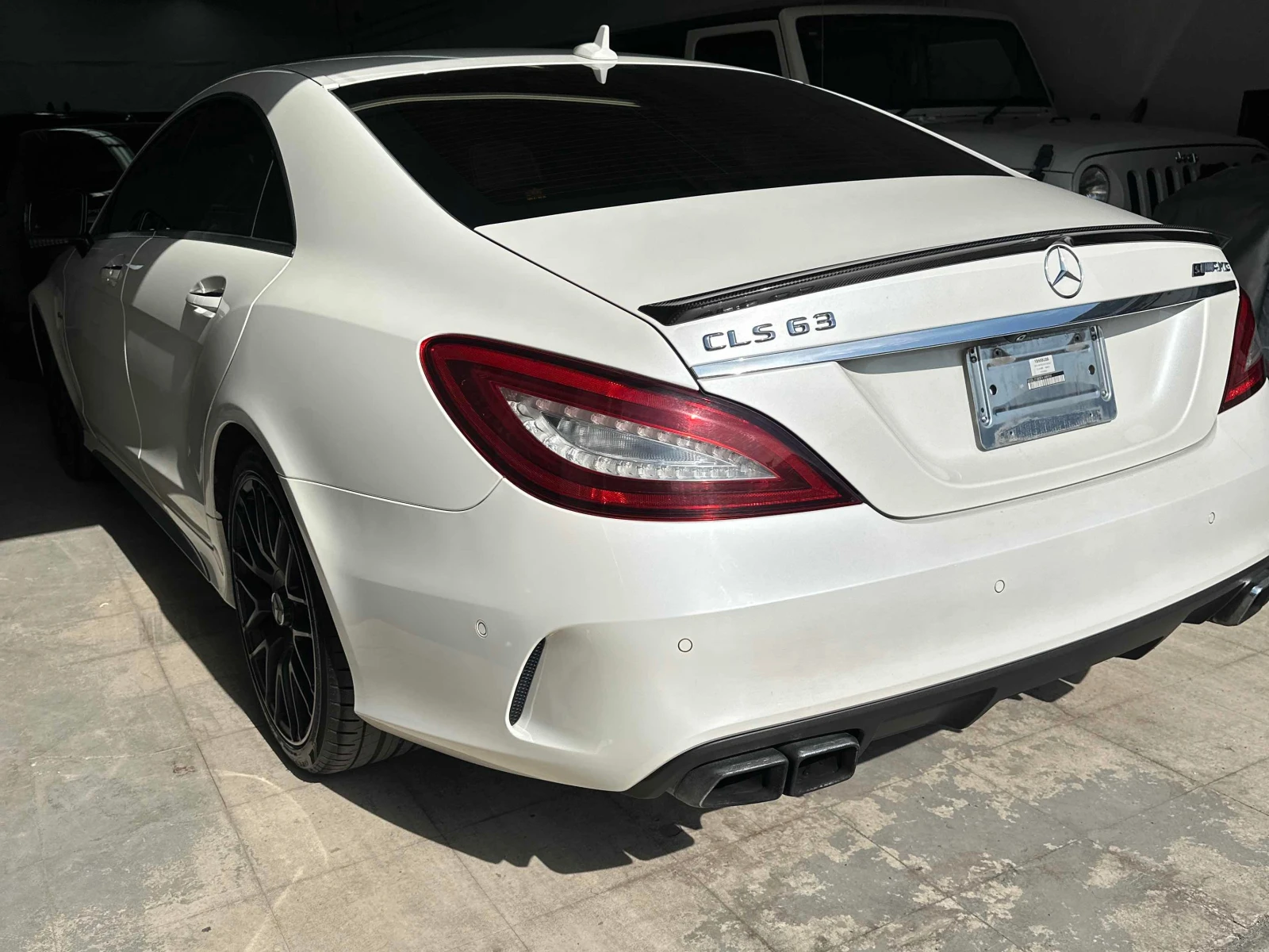 Mercedes-Benz CLS 63 AMG 4MATIC * FACE * ОБДУХ * БЕЗ ИНЦИДЕНТИ * , снимка 4 - Автомобили и джипове - 54297028