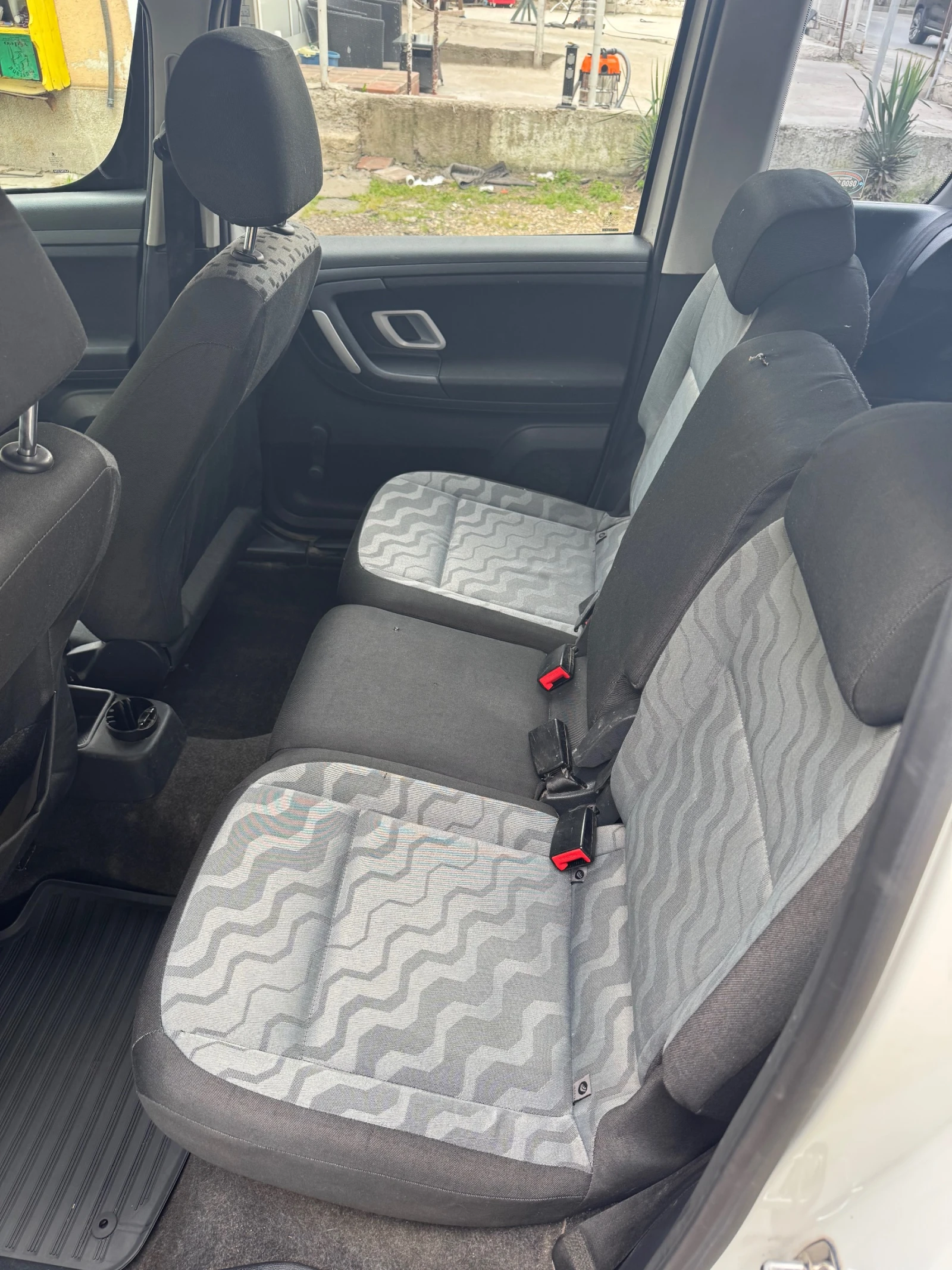 Skoda Roomster 1.4 TDI, снимка 8 - Автомобили и джипове - 54392659