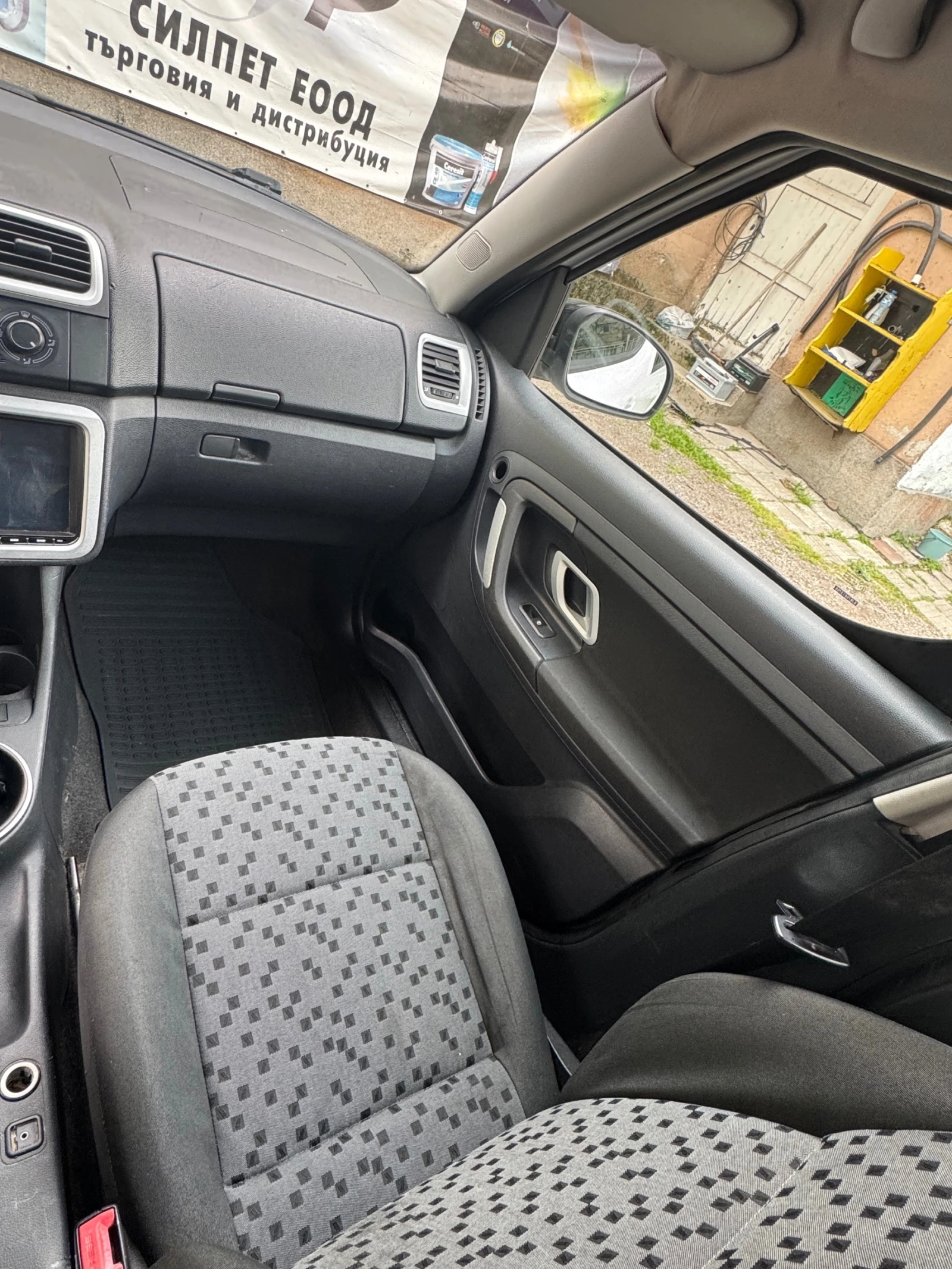 Skoda Roomster 1.4 TDI, снимка 9 - Автомобили и джипове - 54392659