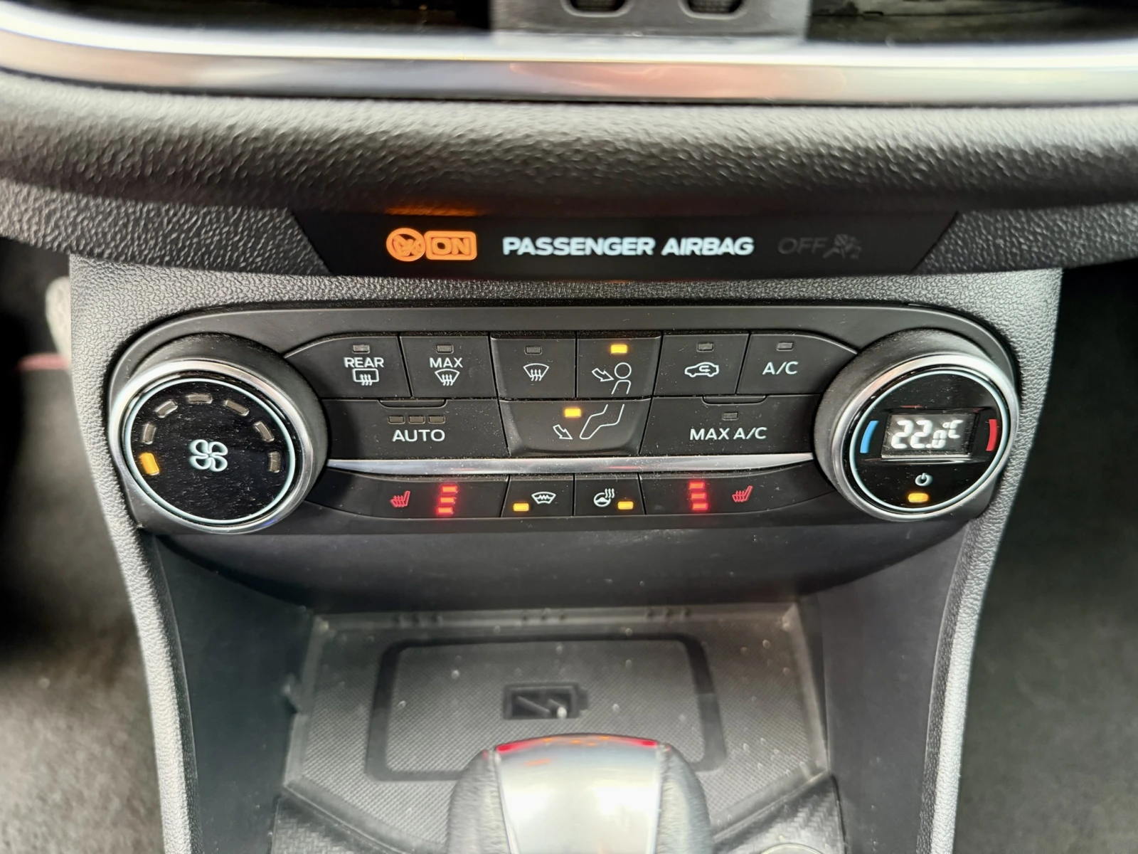Ford Fiesta ST-Line Автомат, снимка 13 - Автомобили и джипове - 54411471