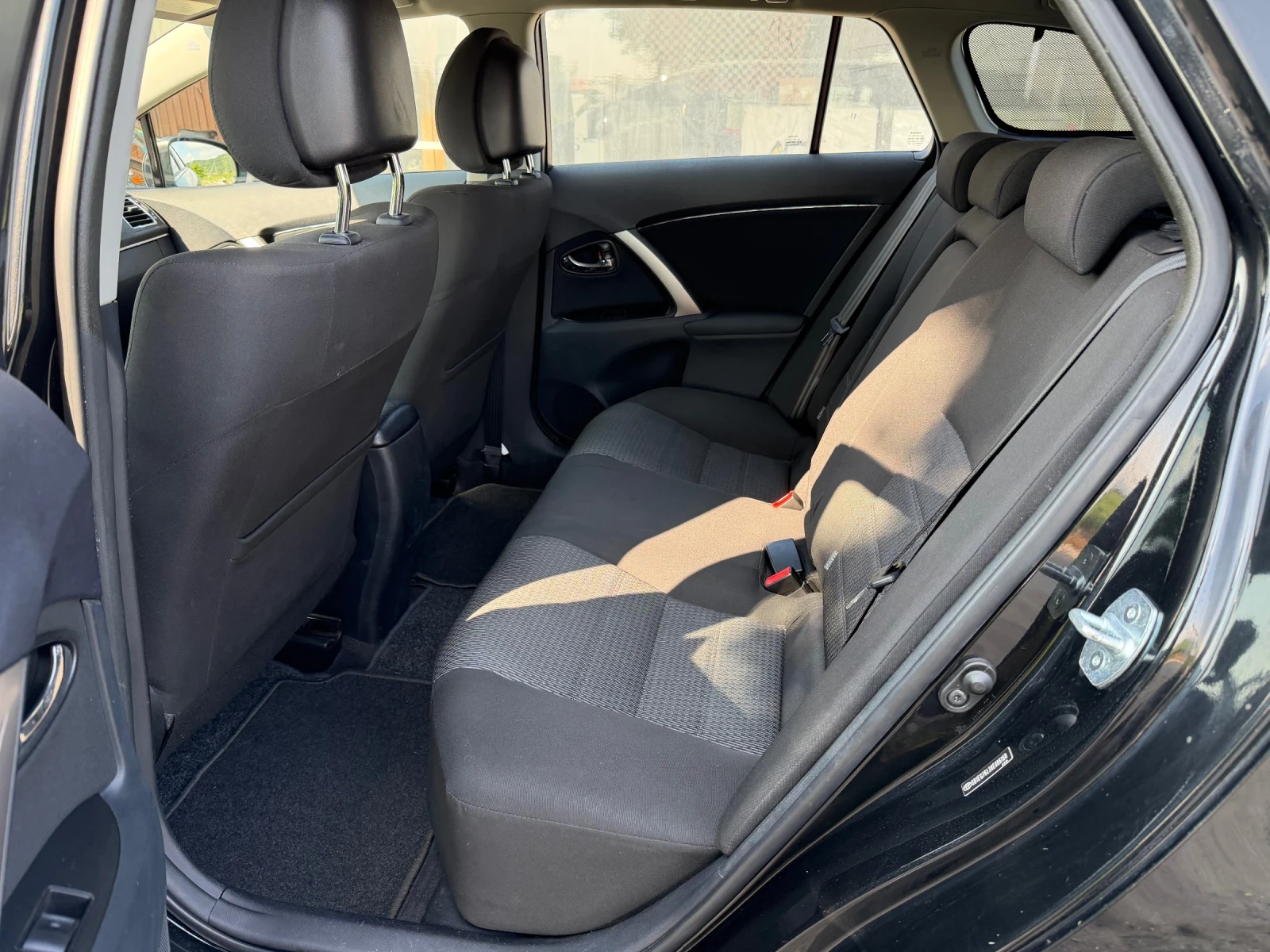 Toyota Avensis 1.8 | Mobile.bg � ����������� 12