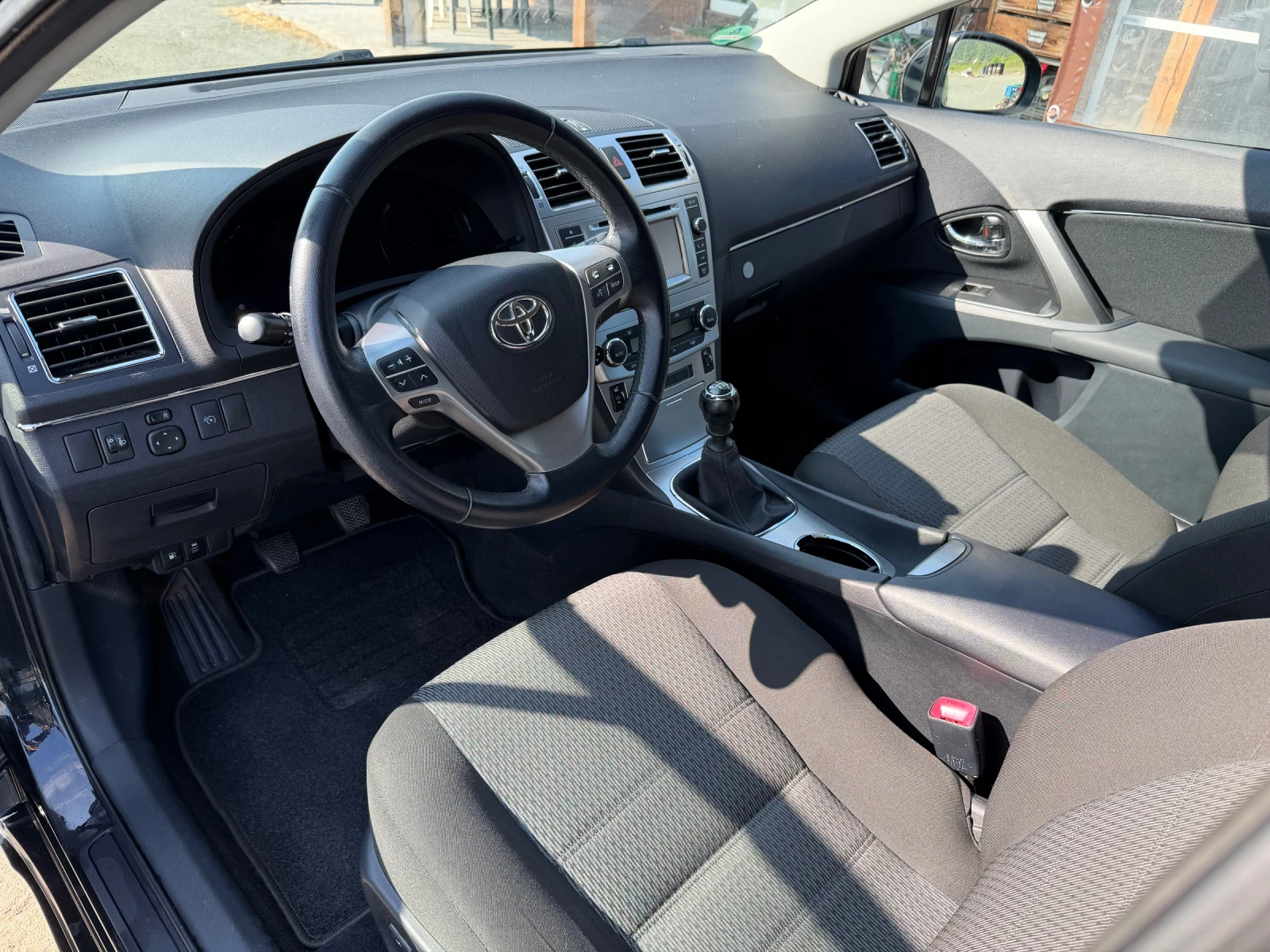 Toyota Avensis 1.8 | Mobile.bg � ����������� 10