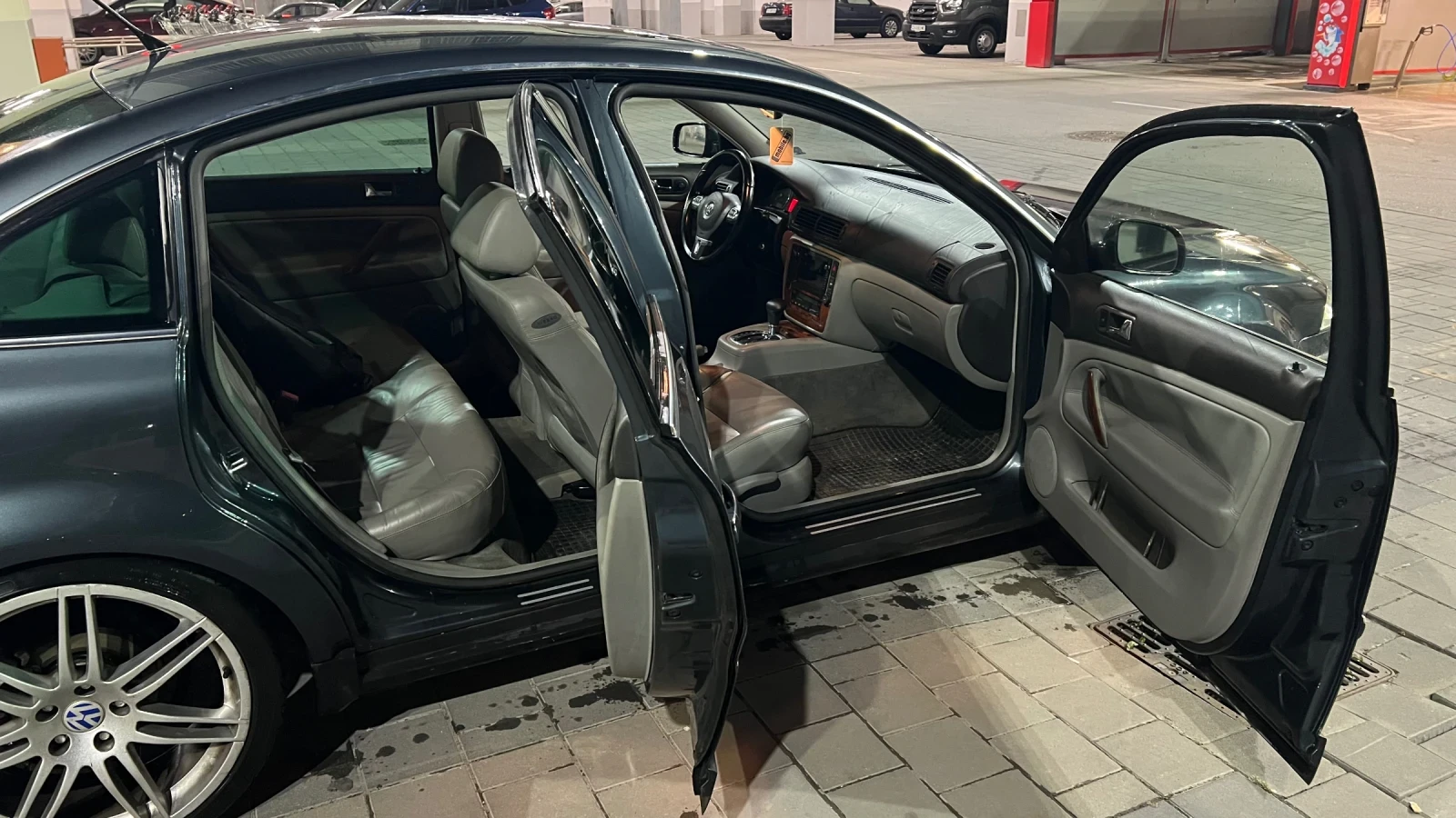 VW Passat B5.5 2.8 30V 4Motion, снимка 7 - Автомобили и джипове - 54825902
