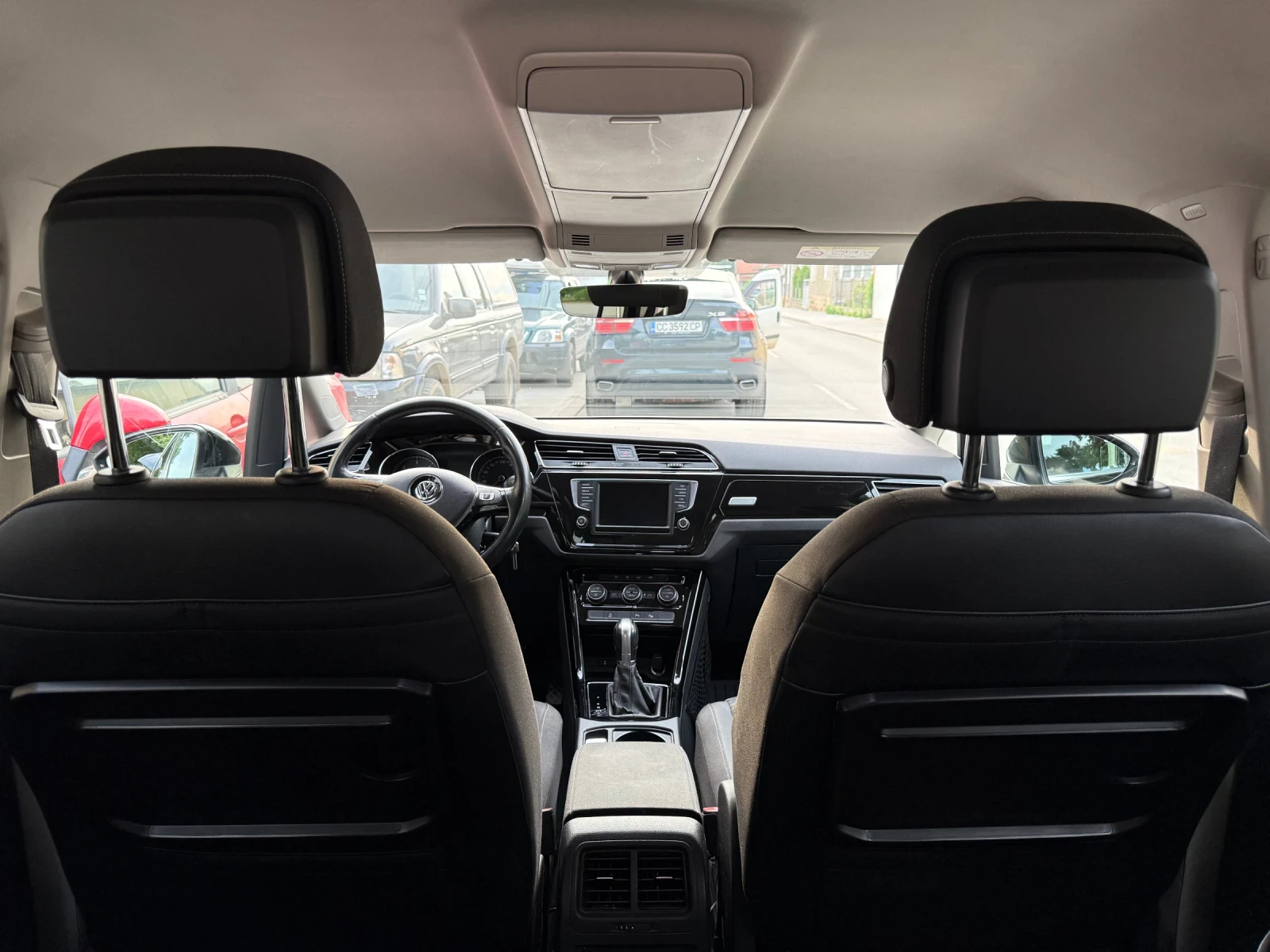 VW Touran 2.0d 150к.с. Автомат-DSG, Топ-автомобил!!!, снимка 8 - Автомобили и джипове - 54912546