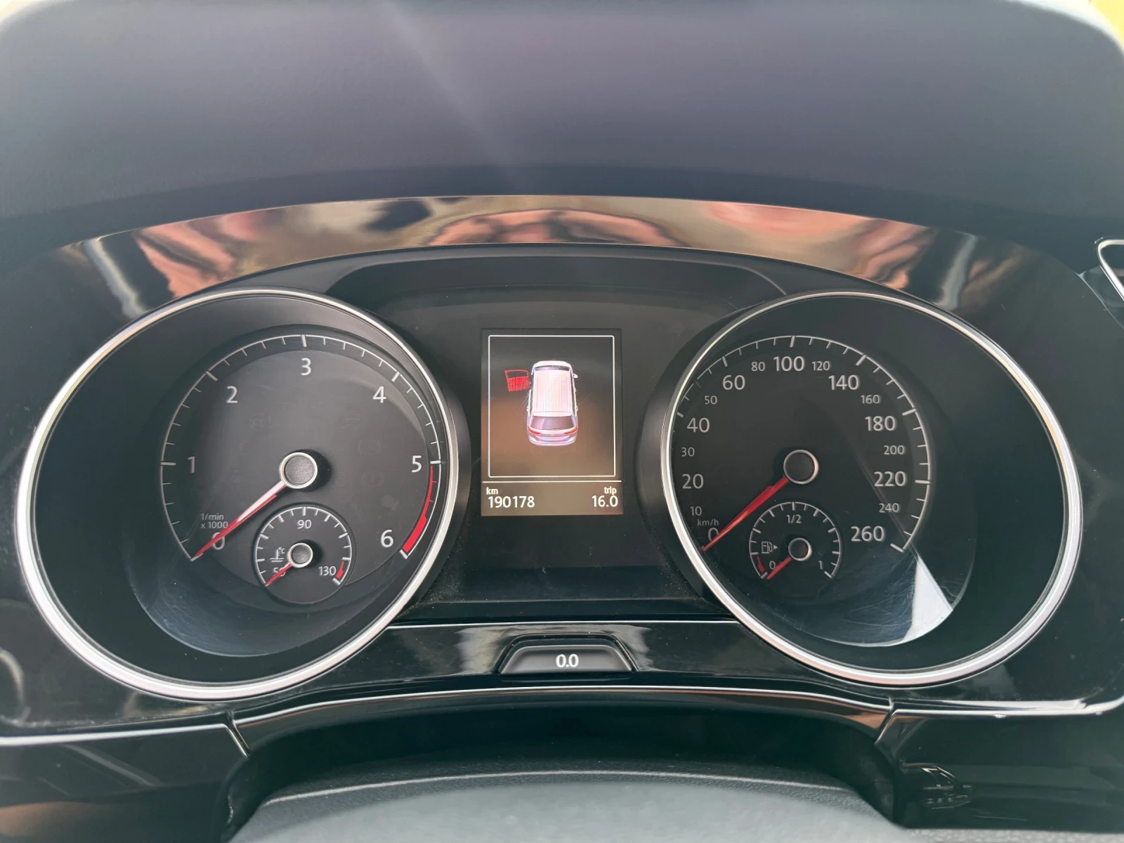 VW Touran 2.0d 150к.с. Автомат-DSG, Топ-автомобил!!!, снимка 7 - Автомобили и джипове - 54912546