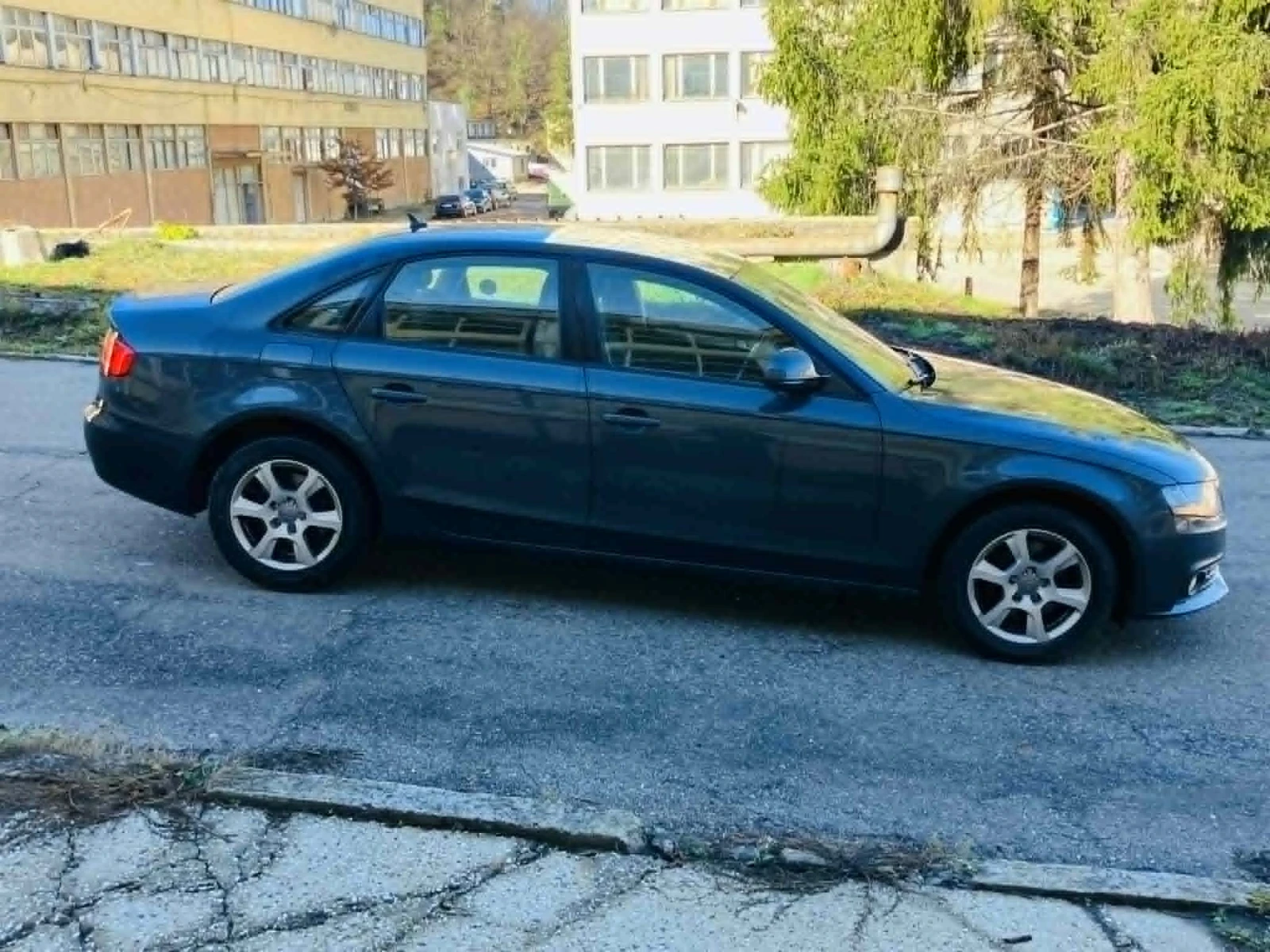 Audi A4 Sedan 2.0TDI 136 k, снимка 2 - Автомобили и джипове - 55014310