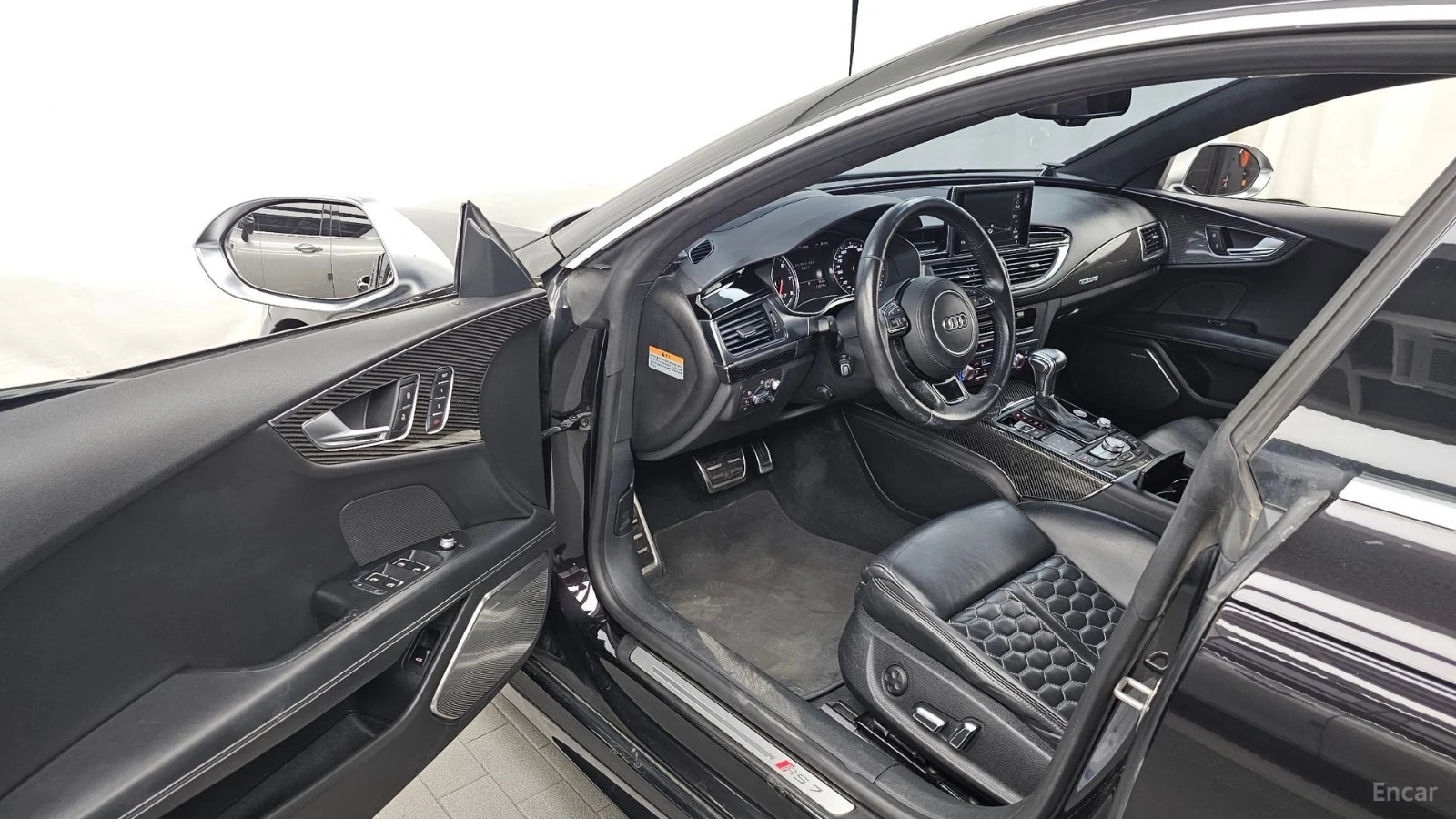 Audi Rs7 4.0 TFSI* QUATTRO SPORT* PANO* КОЖА* ПОДГРЕВ* , снимка 10 - Автомобили и джипове - 55505417