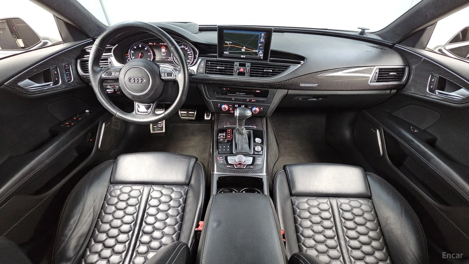 Audi Rs7 4.0 TFSI* QUATTRO SPORT* PANO* КОЖА* ПОДГРЕВ* , снимка 7 - Автомобили и джипове - 55505417
