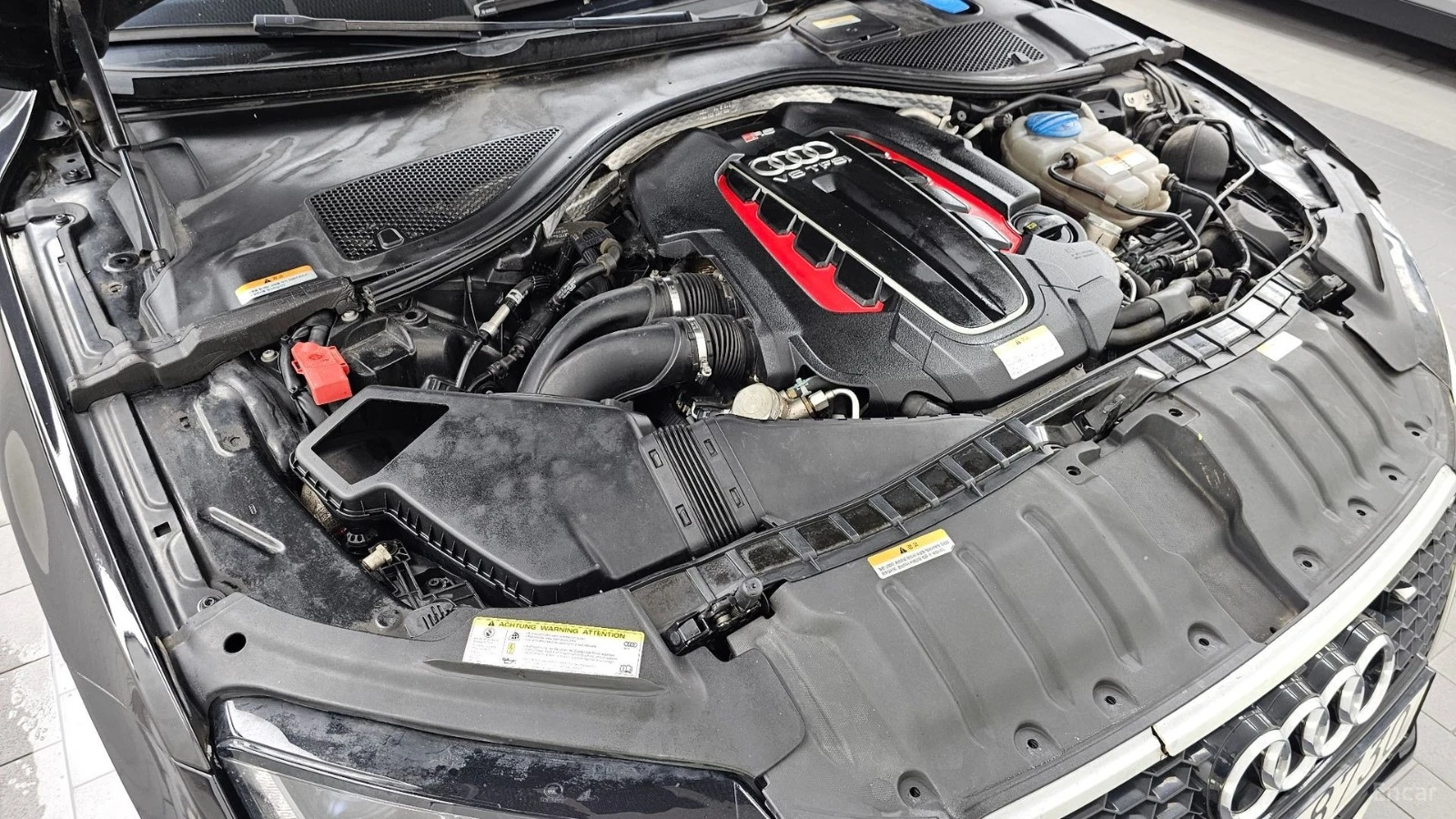 Audi Rs7 4.0 TFSI* QUATTRO SPORT* PANO* КОЖА* ПОДГРЕВ* , снимка 6 - Автомобили и джипове - 55505417