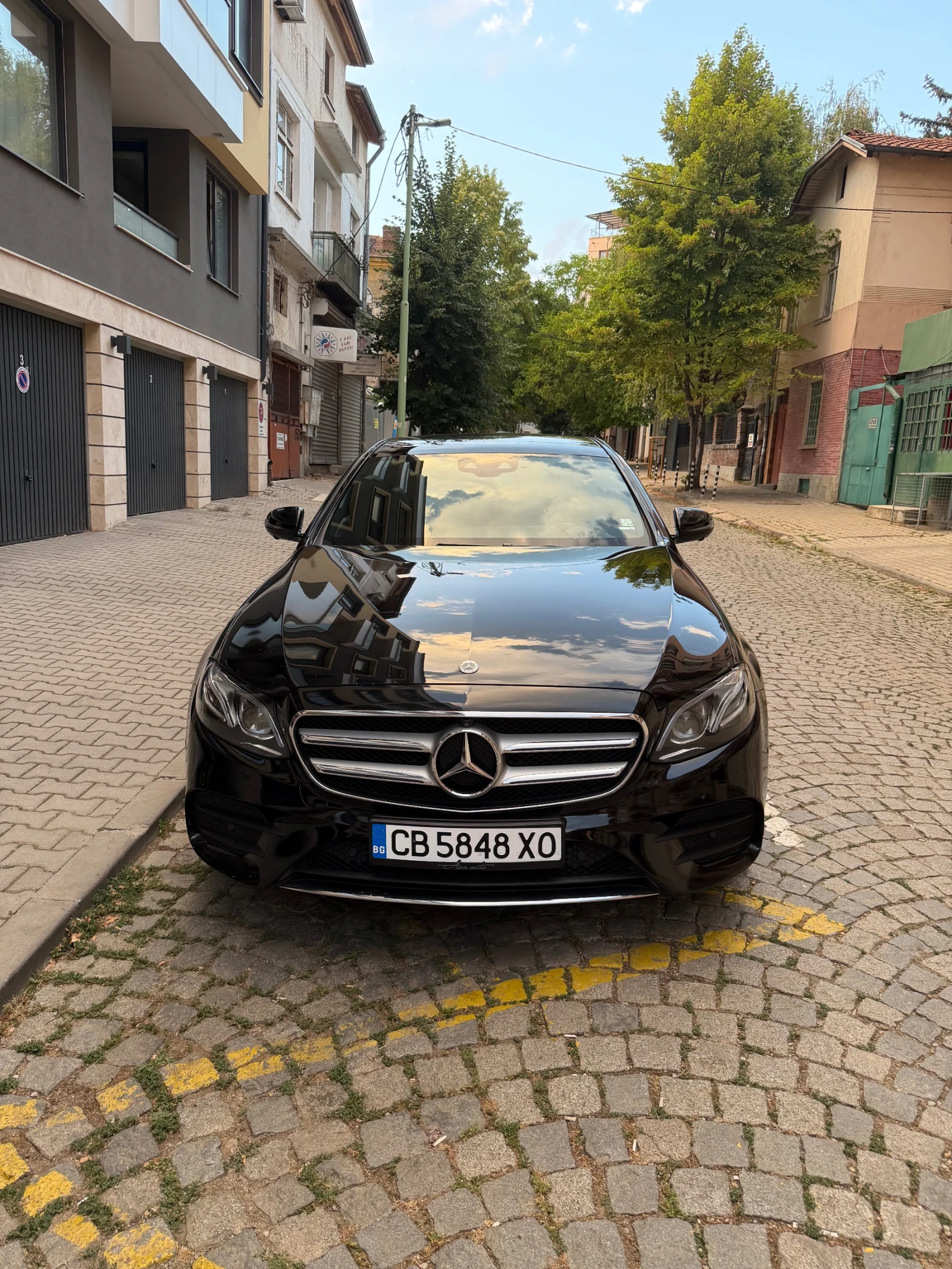 Mercedes-Benz E 220 D, снимка 3 - Автомобили и джипове - 55905019