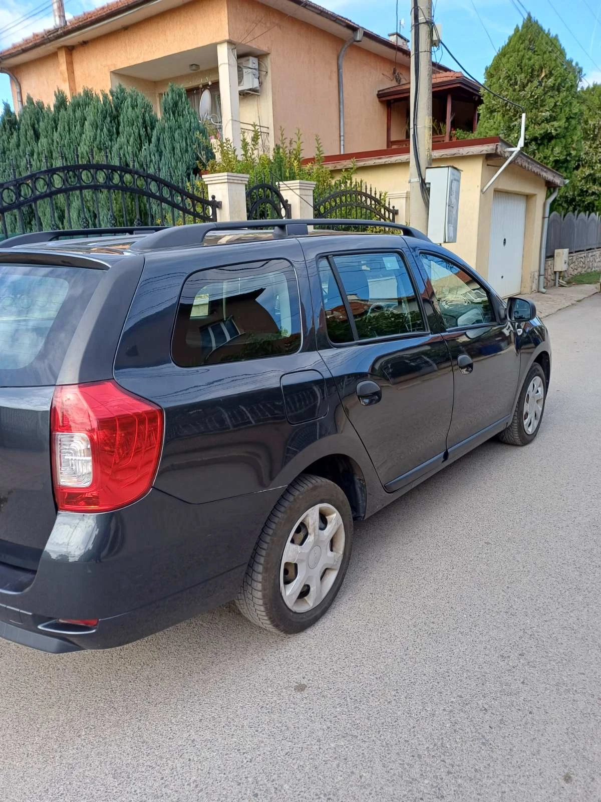 Dacia Logan 1.5 DCI MCV, снимка 2 - Автомобили и джипове - 56283136