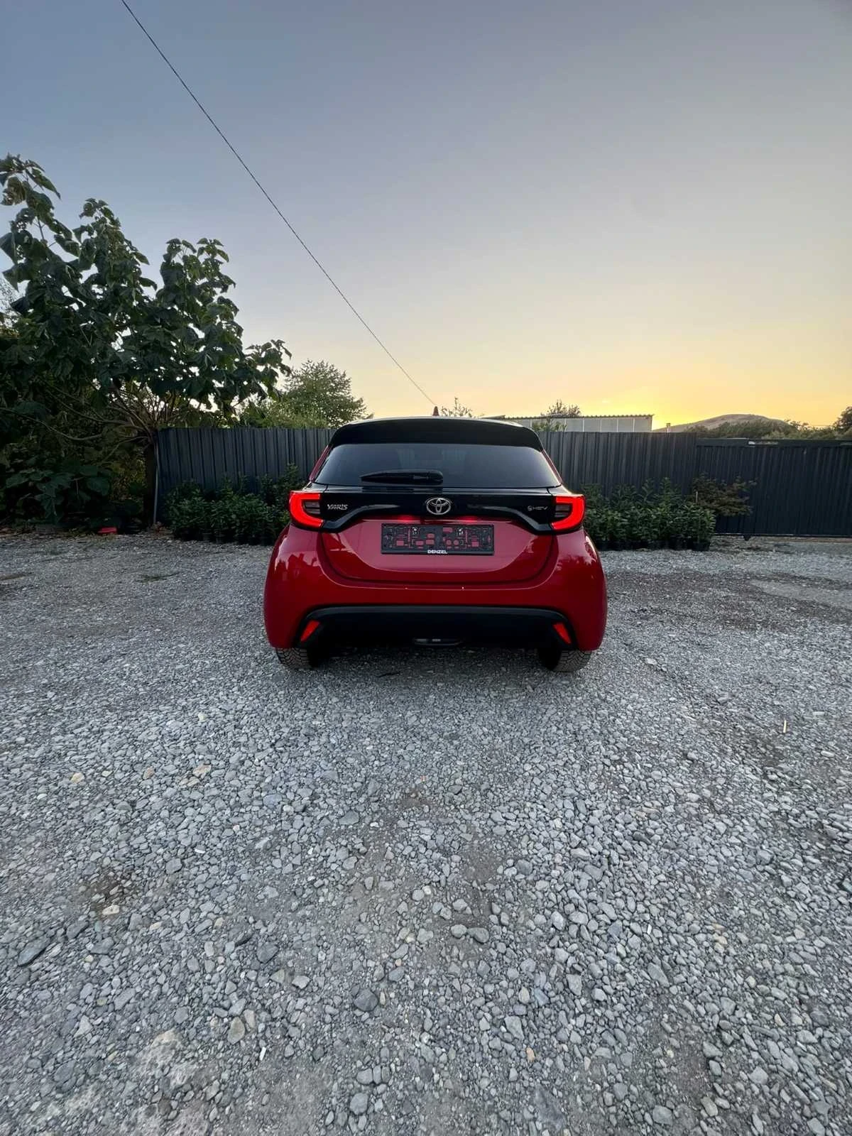 Toyota Yaris, снимка 4 - Автомобили и джипове - 56344073