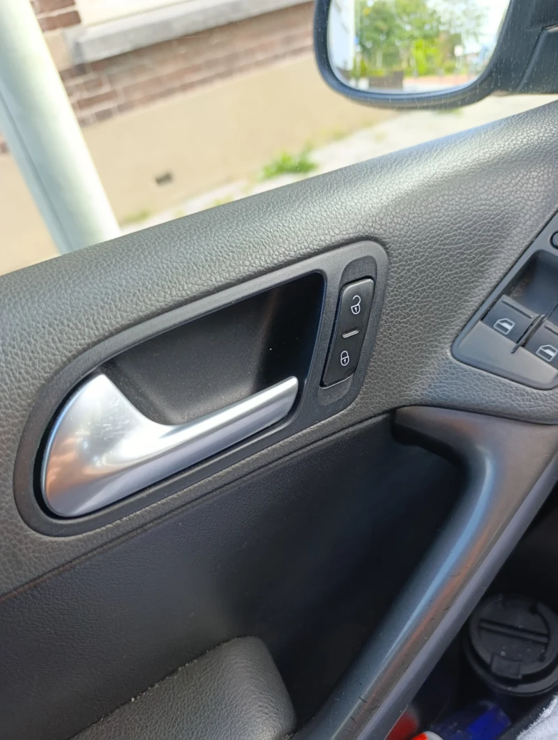 VW Tiguan, снимка 14 - Автомобили и джипове - 51551688