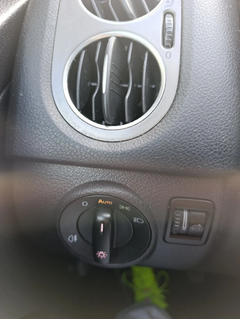 VW Tiguan, снимка 16 - Автомобили и джипове - 51551688