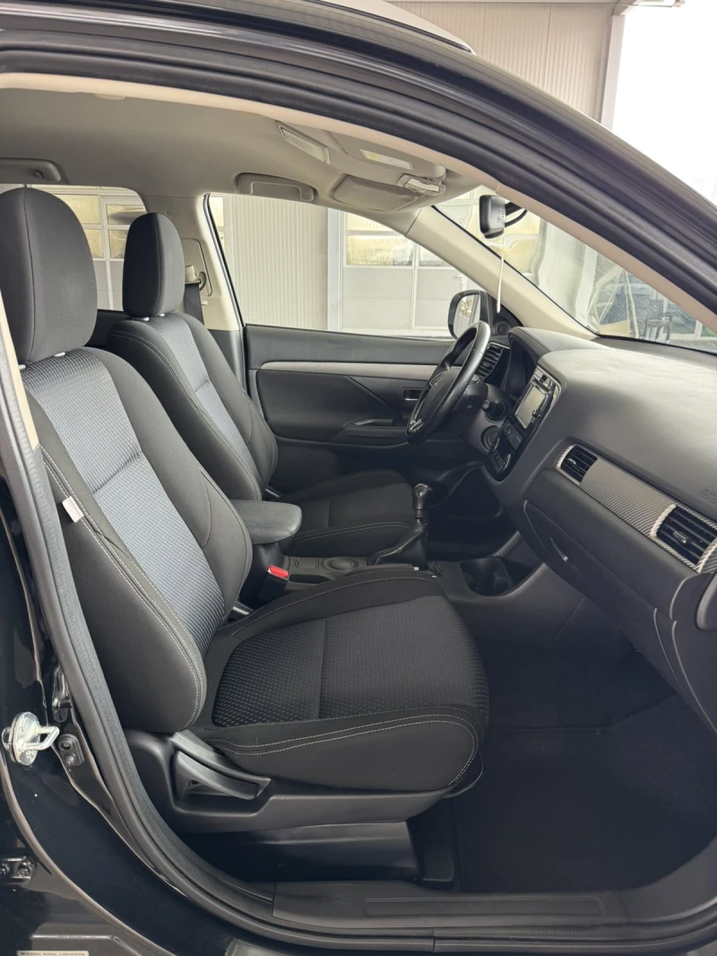 Mitsubishi Outlander 2.2D* 150ps* 6ск* 7м* НАВИ* КАМЕРА* Keyless, снимка 10 - Автомобили и джипове - 53197027