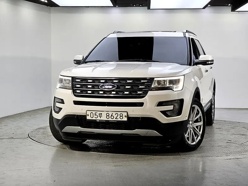 Ford Explorer 2.3 AWD, снимка 2 - Автомобили и джипове - 54351528