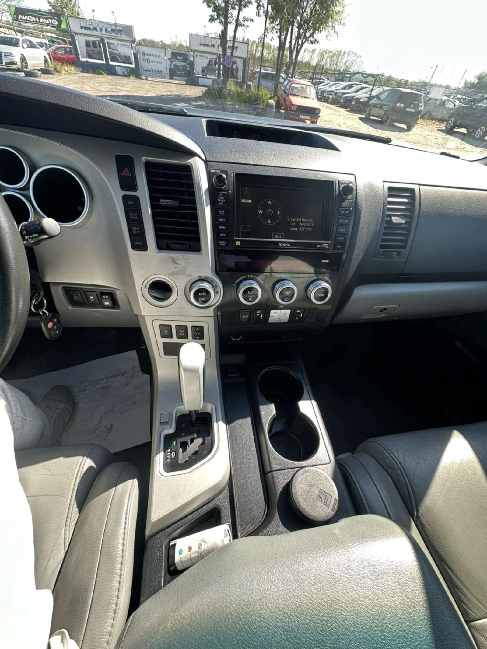 Toyota Sequoia 5.7 - изображение 9