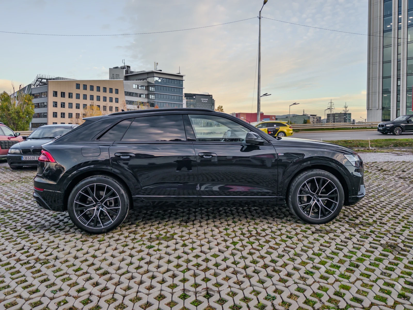Audi Q8 55TFSI  * B&O* * Pano* 360   | Mobile.bg   3