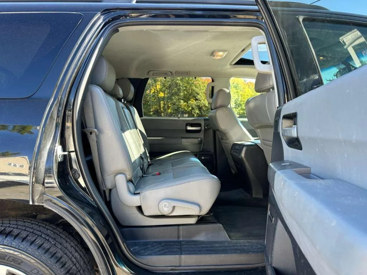 Toyota Sequoia | Mobile.bg   9